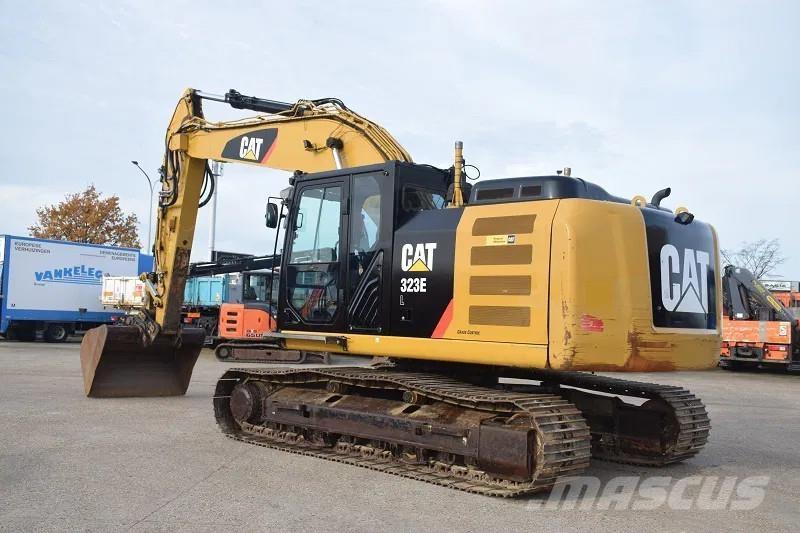 CAT 323E-stock id2 Εκσκαφείς με ερπύστριες