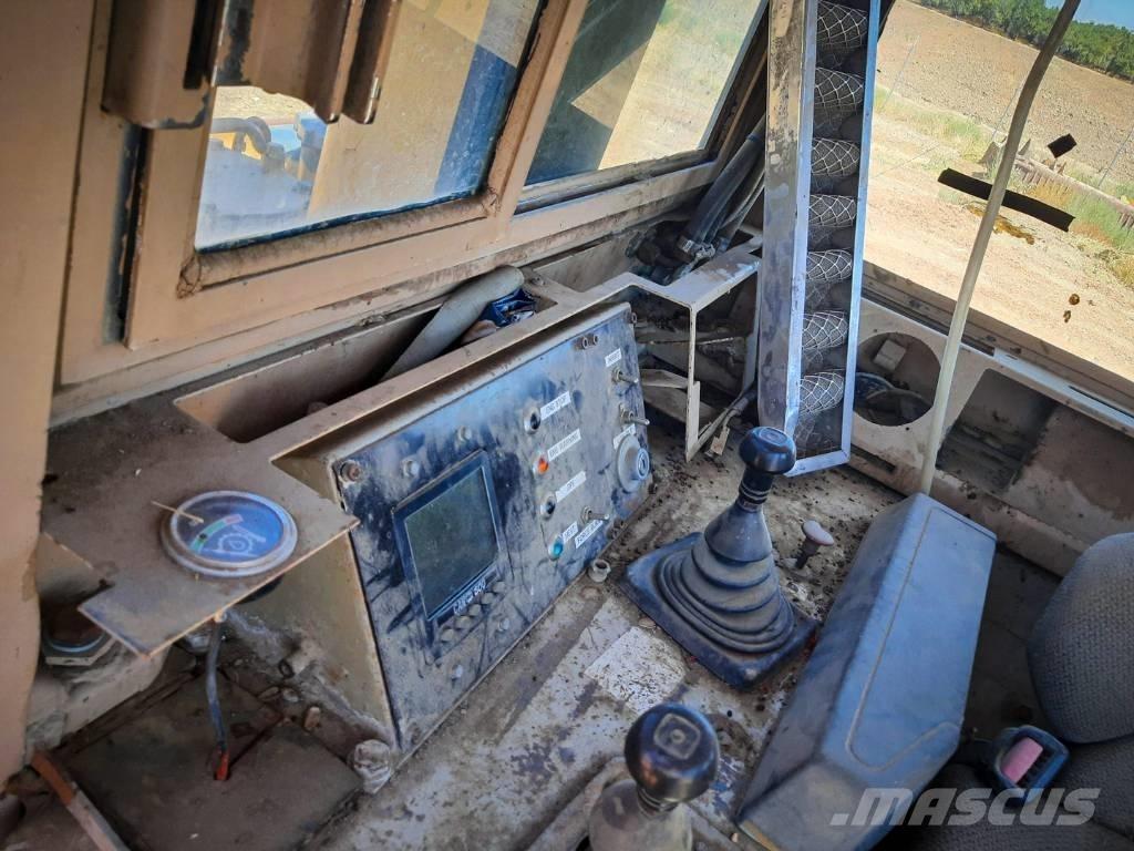Komatsu D 375-1 Μπουλντόζες με ερπύστριες