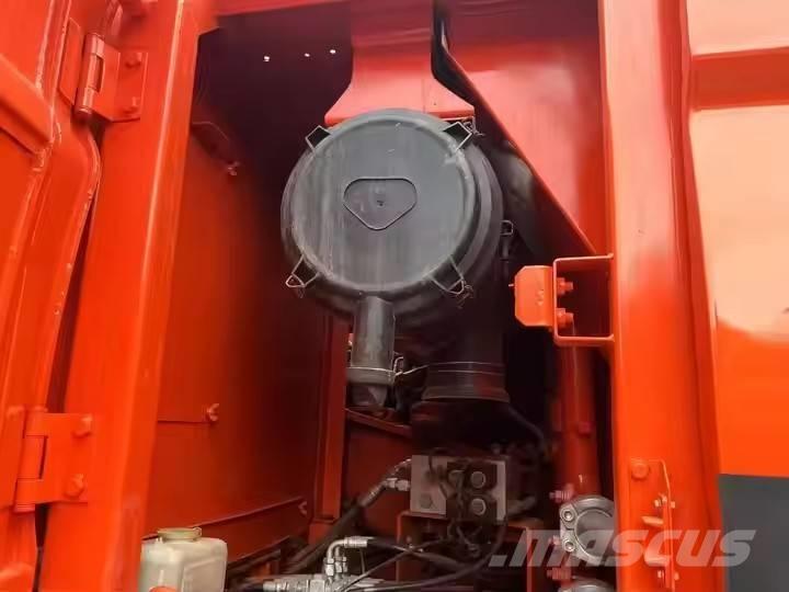 Doosan DX 225 LC Εκσκαφείς με ερπύστριες