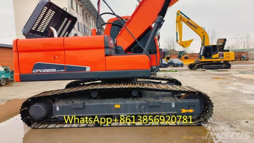 Doosan DX 225 Εκσκαφείς με ερπύστριες