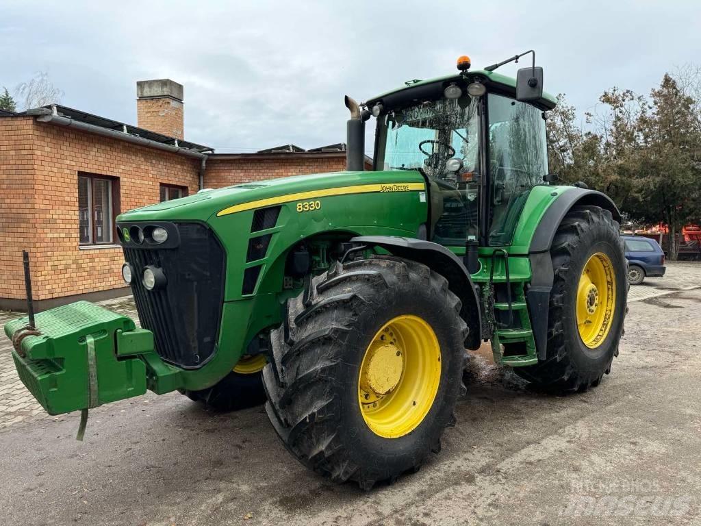 John Deere 8330 Τρακτέρ