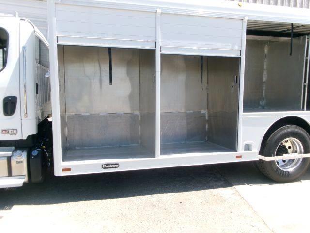 Freightliner M2 Φορτηγά μεταφοράς ποτών