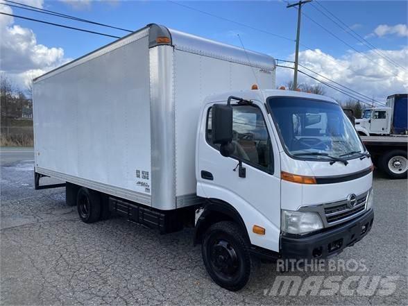 Hino 145 Φορτηγά μεταφοράς ποτών