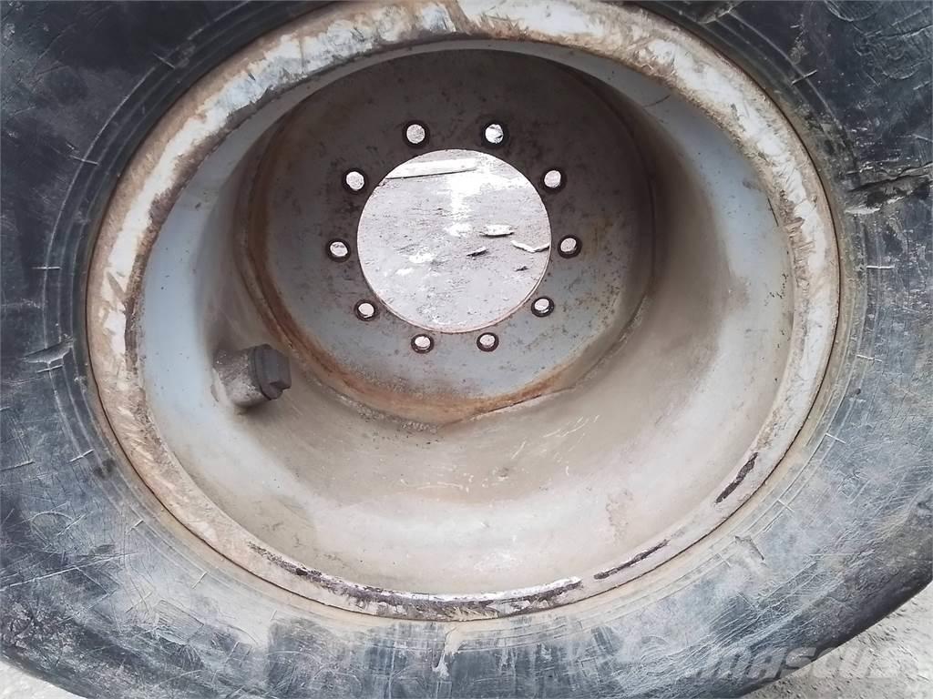 Valmet 890 20x26,5 Ελαστικά και ζάντες