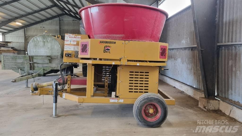 Haybuster H-835 Τεμαχιστές, κόπτες και ξετυλιχτές δεμάτων