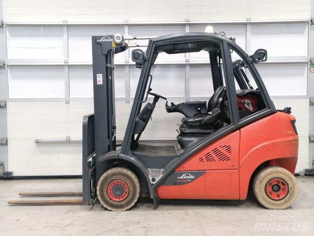 Linde H25T-02 Περονοφόρα ανυψωτικά κλαρκ με φυσικό αέριο LPG