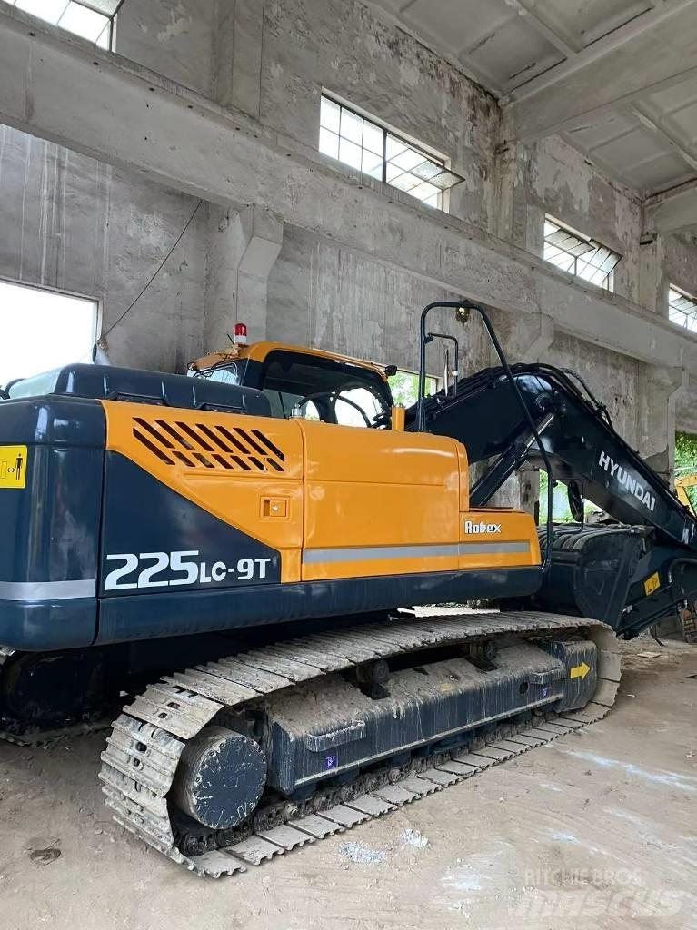 Hyundai 225LC-9 Εκσκαφείς με ερπύστριες