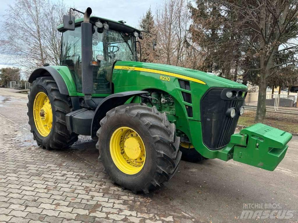 John Deere 8230 Τρακτέρ