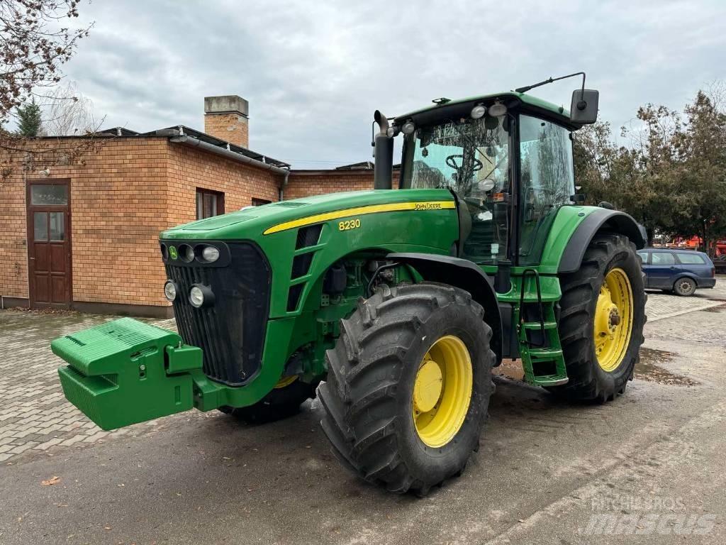 John Deere 8230 Τρακτέρ