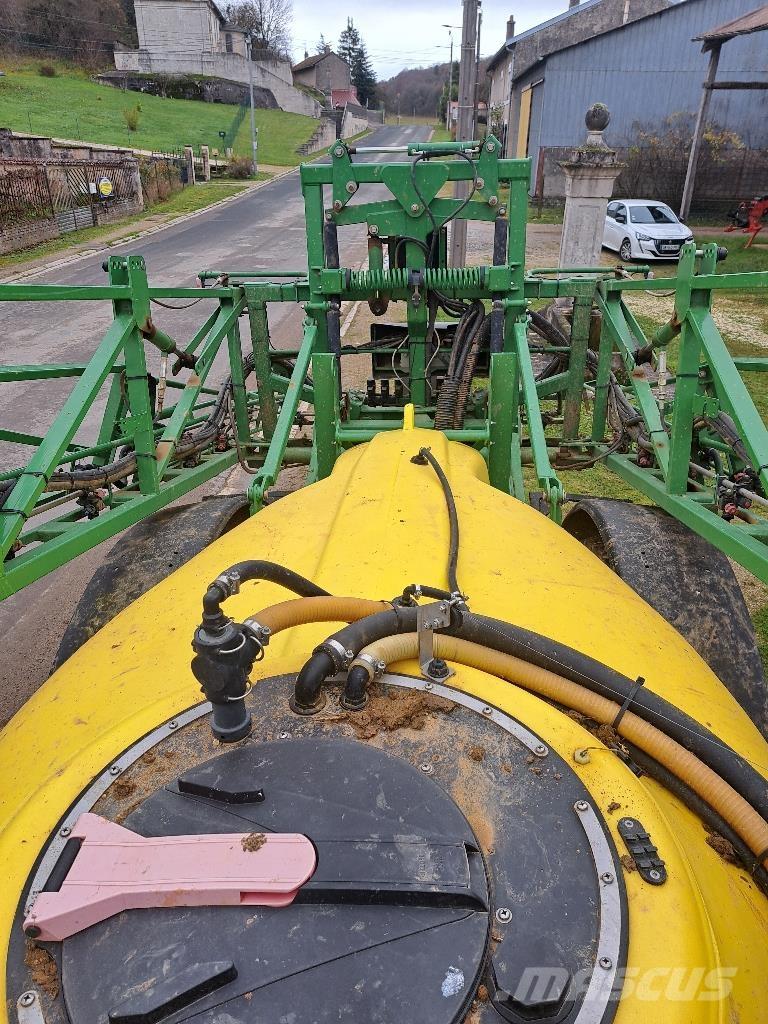 John Deere 732 Ρυμουλκούμενα ψεκαστικά