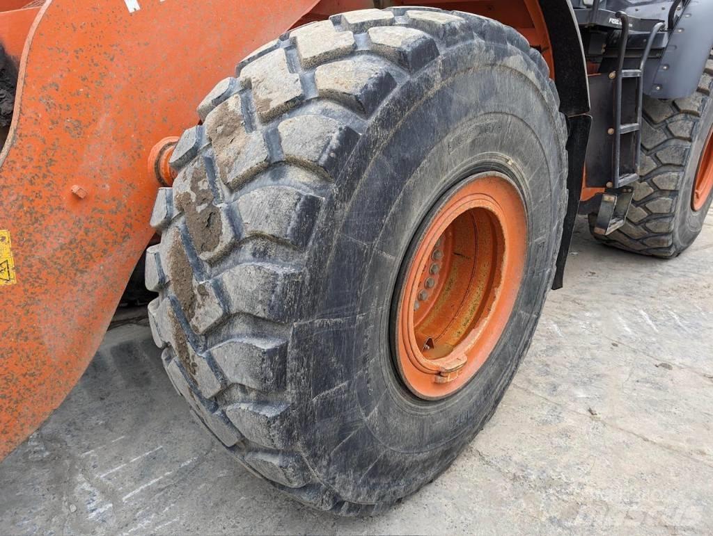 Hitachi ZW 330 Φορτωτές με λάστιχα (Τροχοφόροι)