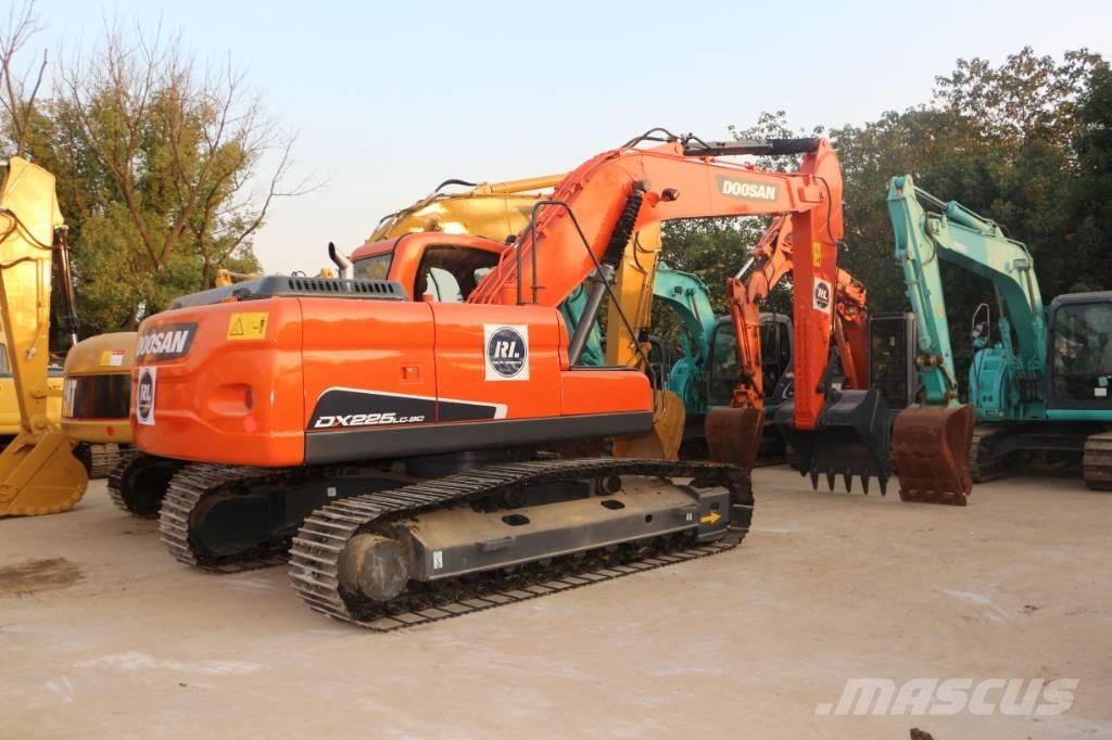 Doosan dx225 Εκσκαφείς με ερπύστριες