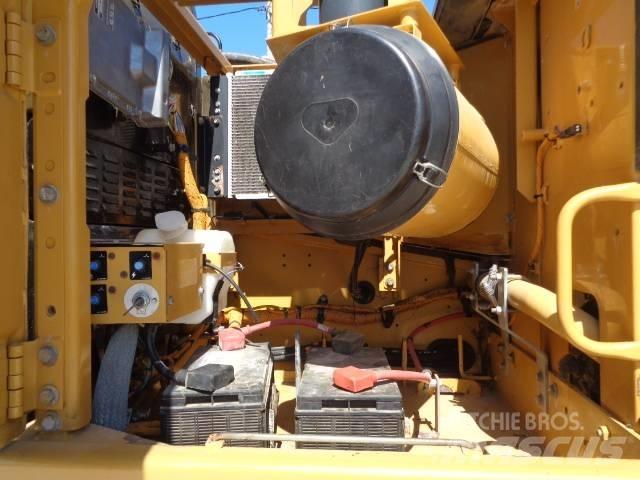 CAT 330 D L Εκσκαφείς με ερπύστριες