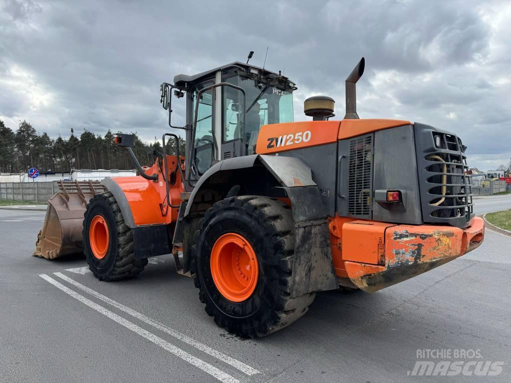 Hitachi ZW 250 Φορτωτές με λάστιχα (Τροχοφόροι)
