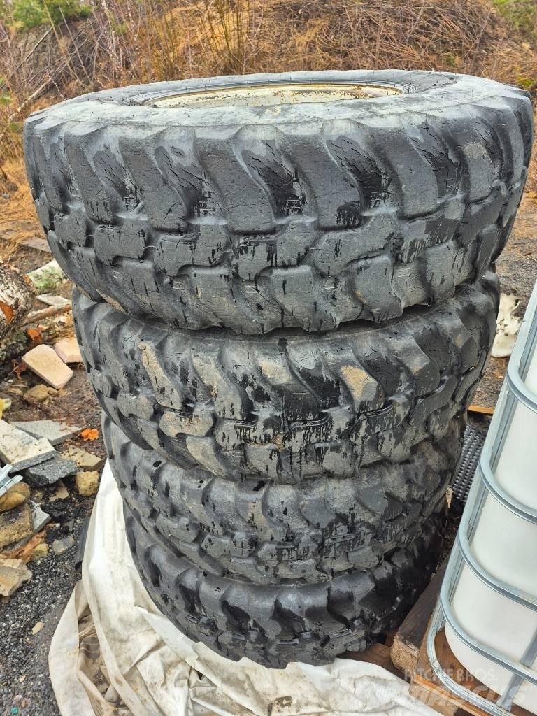 Dunlop 365/80R20 Ελαστικά και ζάντες