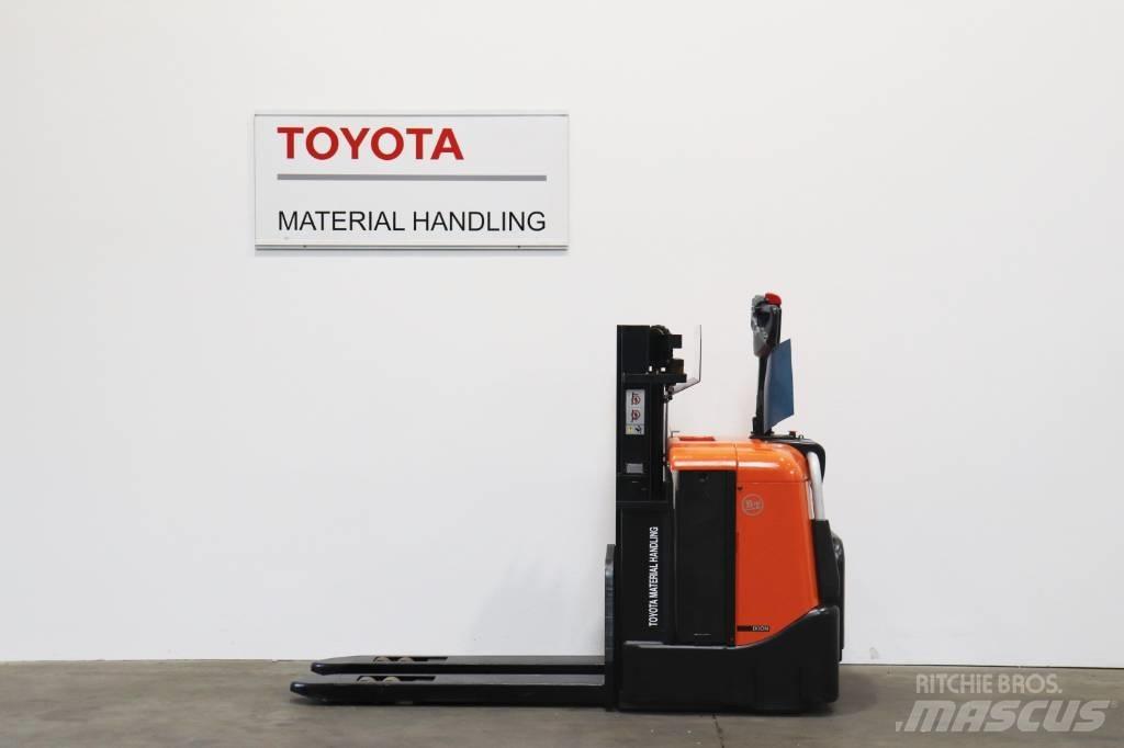 Toyota SPE125 Παλετοφόρα πεζού χειριστή με ιστό