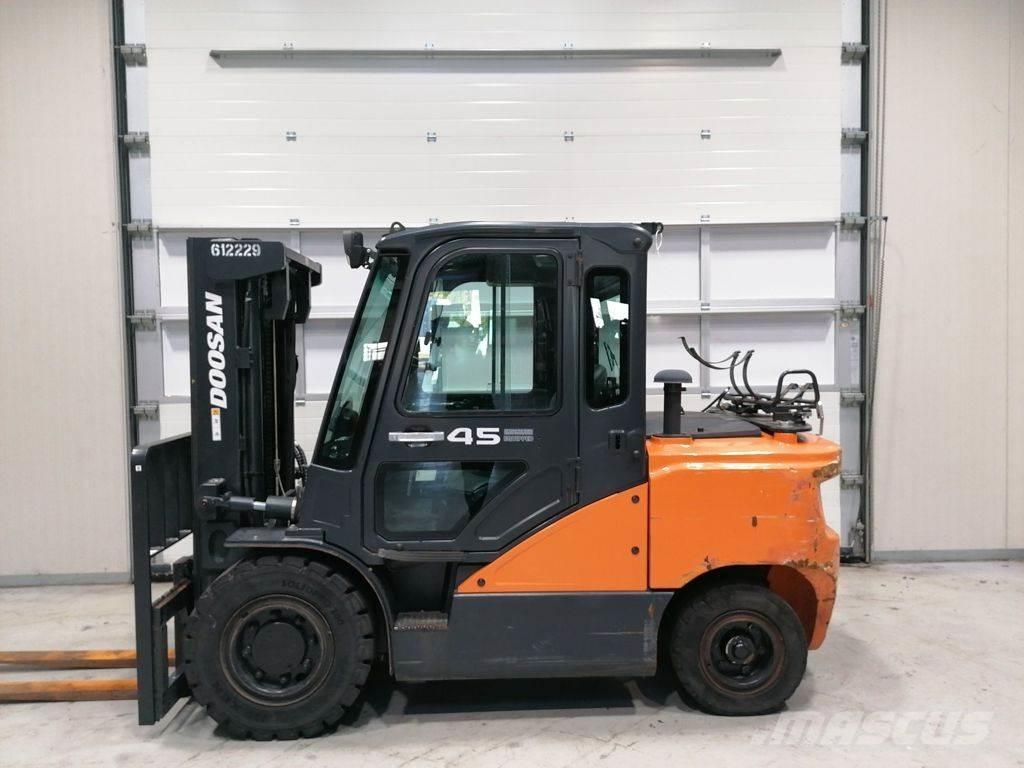 Doosan G45SC-7 Περονοφόρα ανυψωτικά κλαρκ με φυσικό αέριο LPG