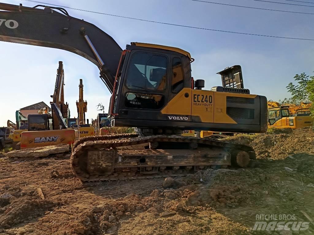 Volvo EC 240 Εκσκαφείς με ερπύστριες