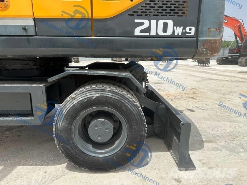 Hyundai R210W-9 Εκσκαφείς με τροχούς - λάστιχα
