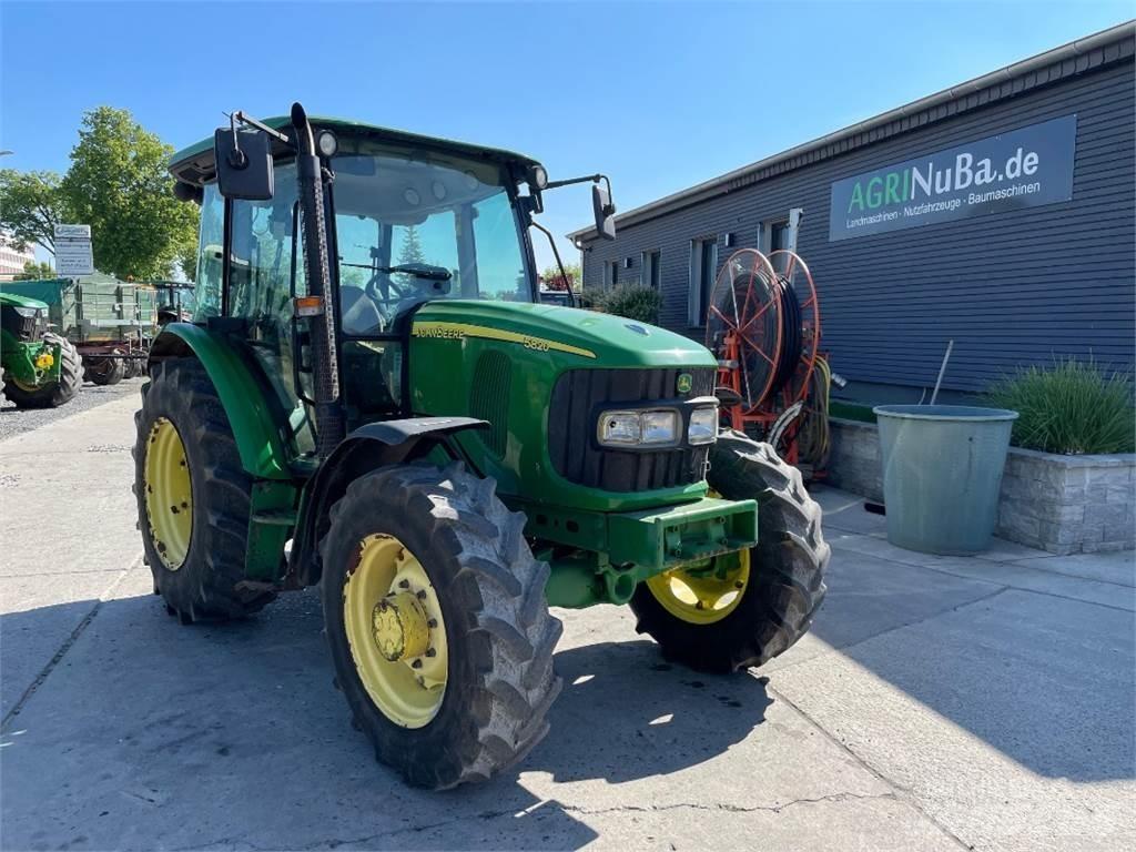 John Deere 5820 Τρακτέρ