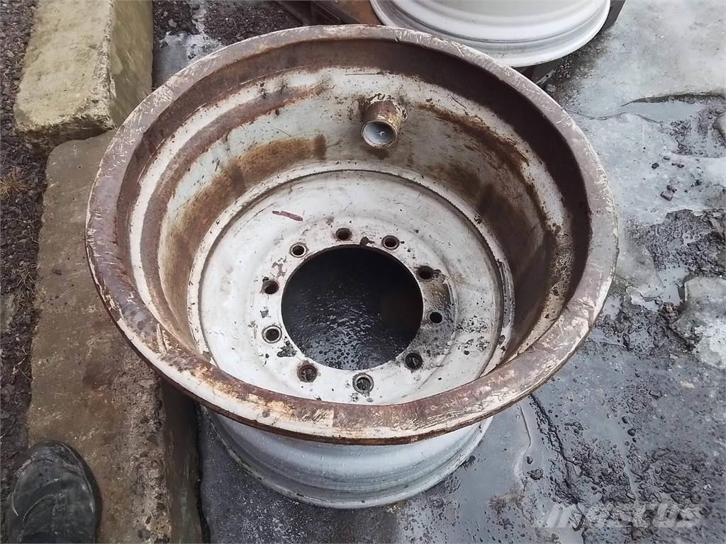 Valmet 890 20x26 Ελαστικά και ζάντες