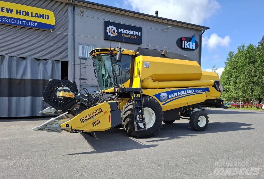 New Holland TC 5070 Θεριζοαλωνιστικές μηχανές
