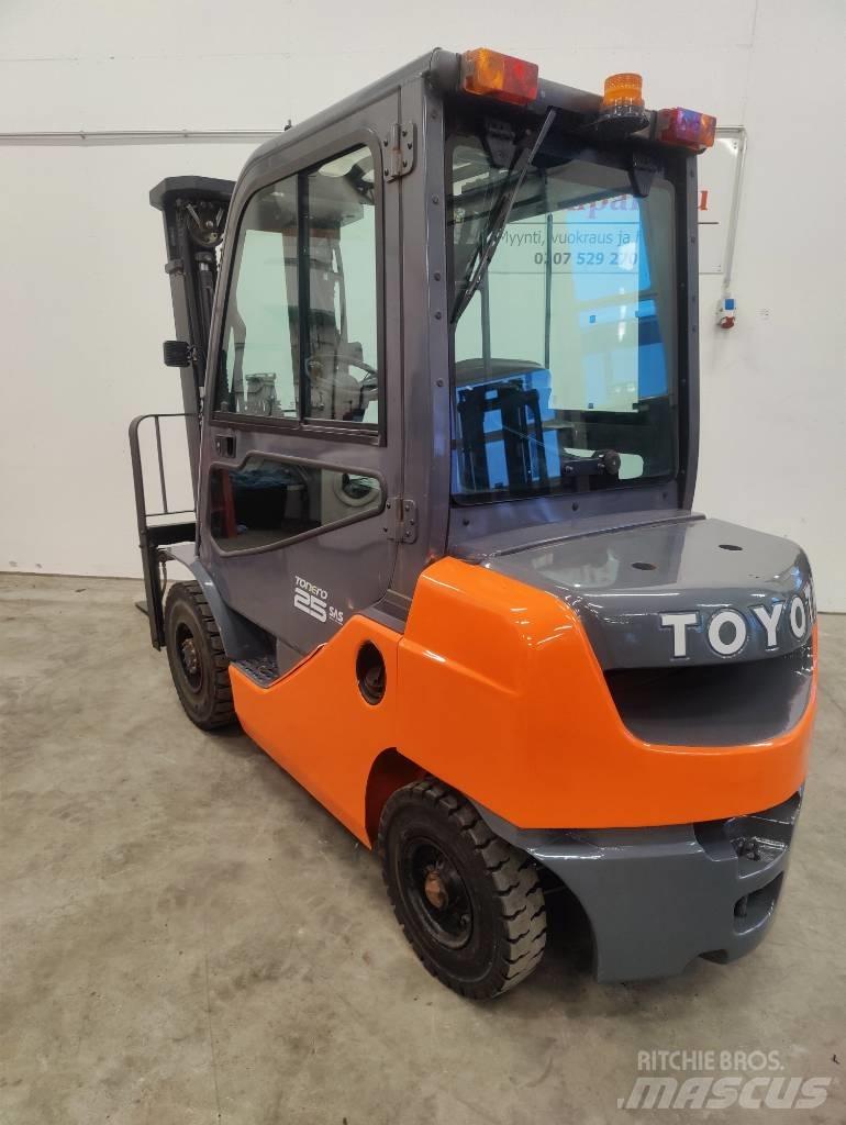 Toyota 02-8 FDF25 Πετρελαιοκίνητα Κλαρκ