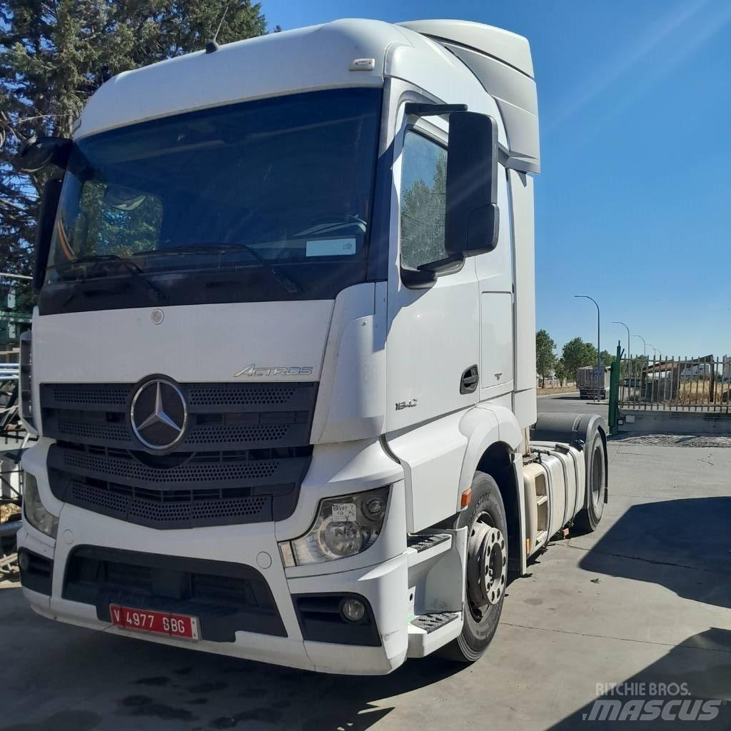 Mercedes-Benz 1842 Τράκτορες