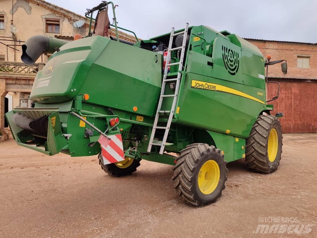 John Deere W 440 Θεριζοαλωνιστικές μηχανές