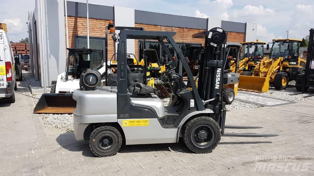 Nissan UGL02A35DU Περονοφόρα ανυψωτικά κλαρκ με φυσικό αέριο LPG