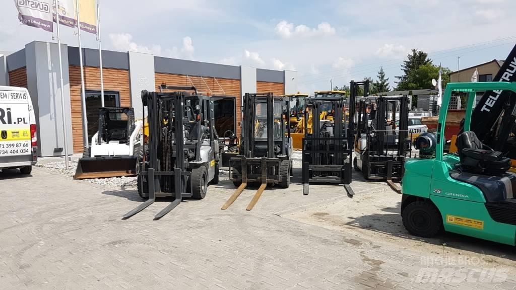 Nissan UGL02A35DU Περονοφόρα ανυψωτικά κλαρκ με φυσικό αέριο LPG