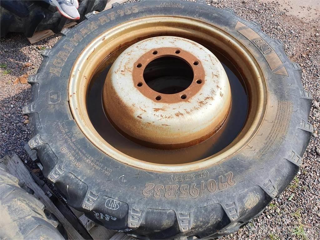 BKT 270/95R32 x2 Ελαστικά και ζάντες