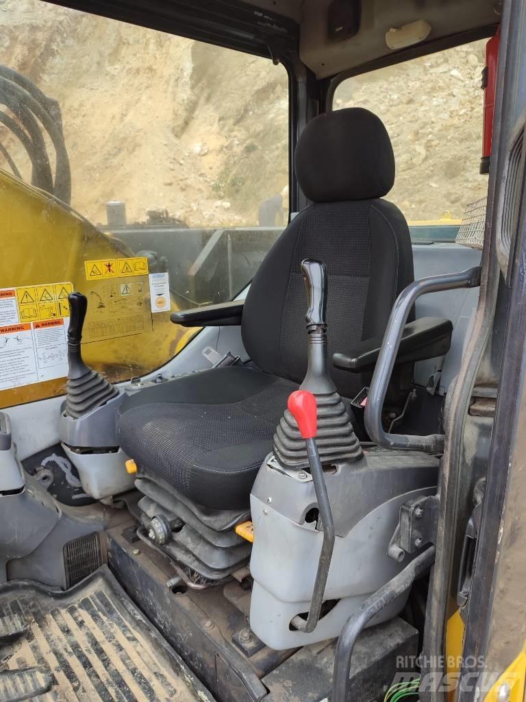 Komatsu PC 228 LC-3 Εκσκαφείς με ερπύστριες