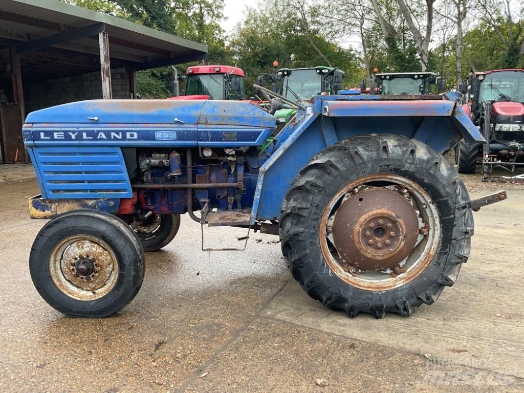 Leyland 253 Τρακτέρ