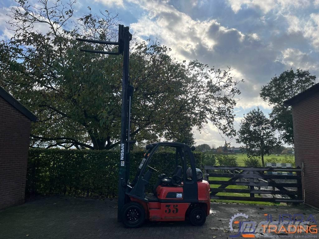 Nissan UD02A25PQ Περονοφόρα ανυψωτικά κλαρκ με φυσικό αέριο LPG