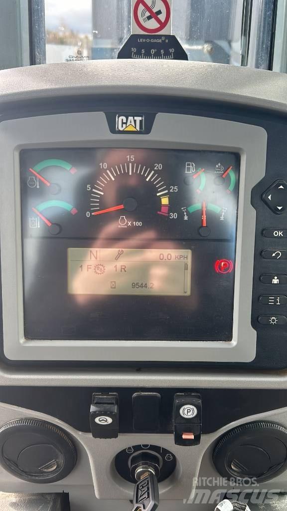 CAT 140 M Γκρέιντερς