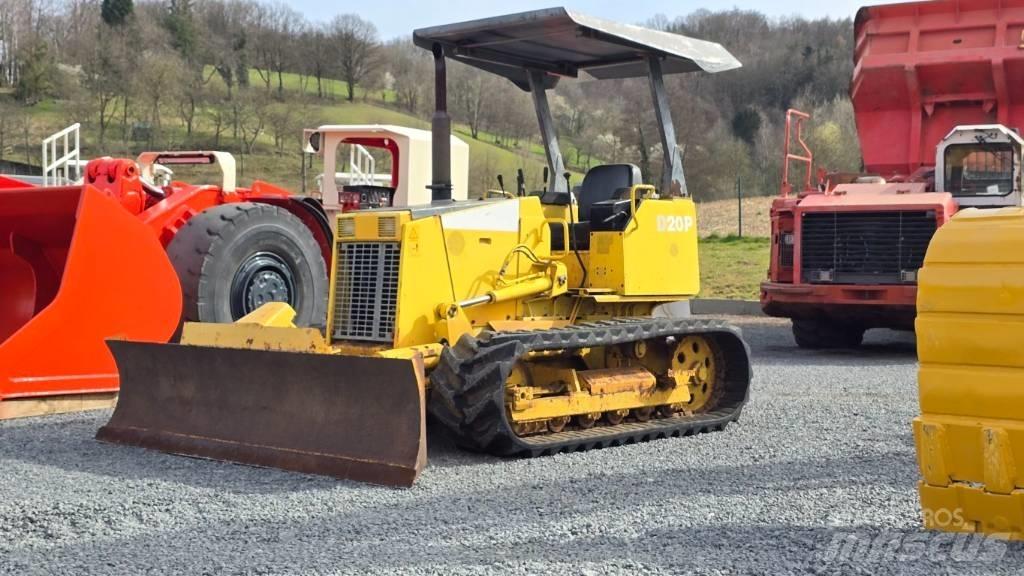 Komatsu D20P-7 Μπουλντόζες με ερπύστριες