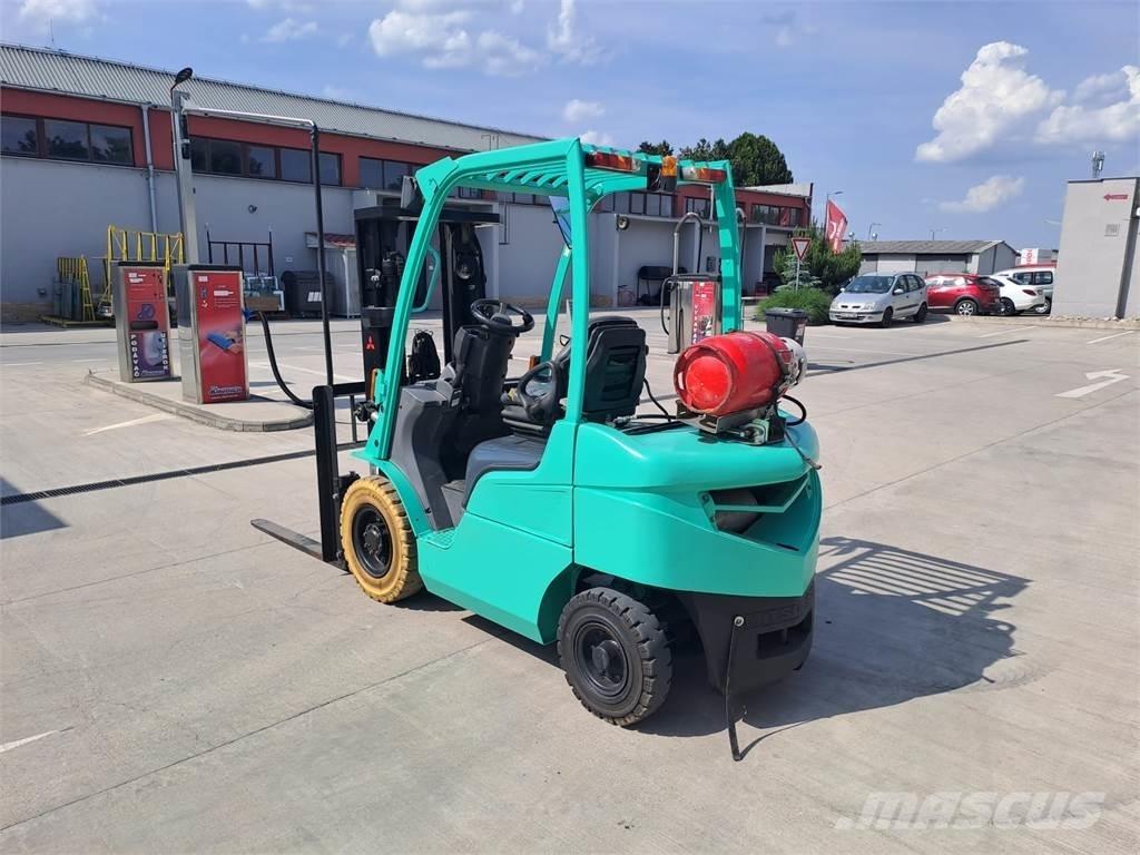 Mitsubishi FG25N Περονοφόρα ανυψωτικά κλαρκ με φυσικό αέριο LPG