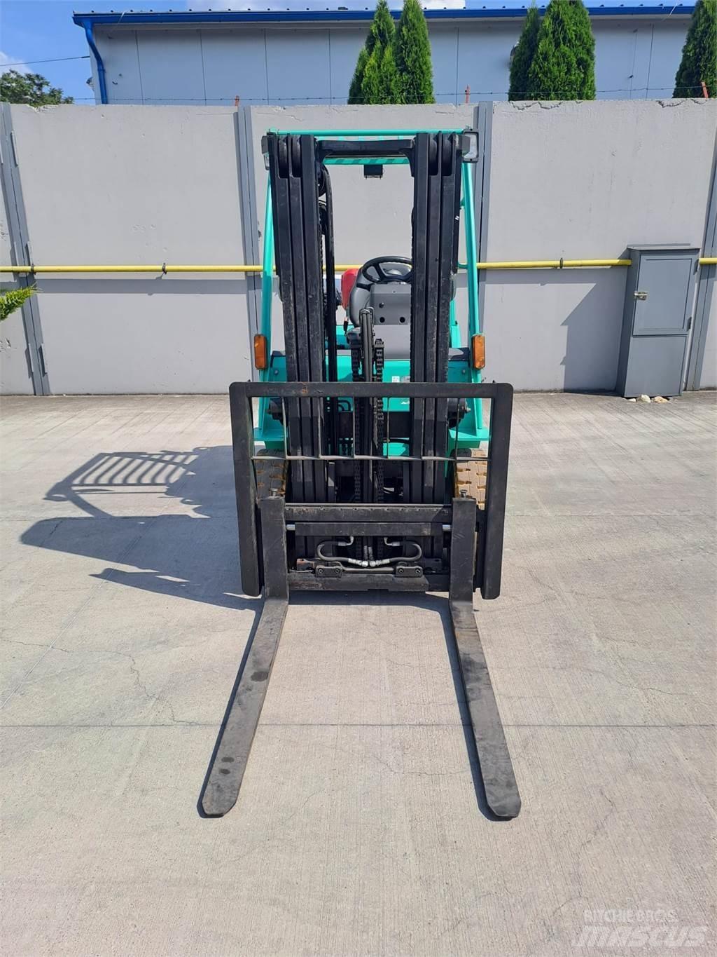 Mitsubishi FG25N Περονοφόρα ανυψωτικά κλαρκ με φυσικό αέριο LPG