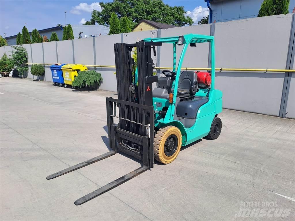 Mitsubishi FG25N Περονοφόρα ανυψωτικά κλαρκ με φυσικό αέριο LPG