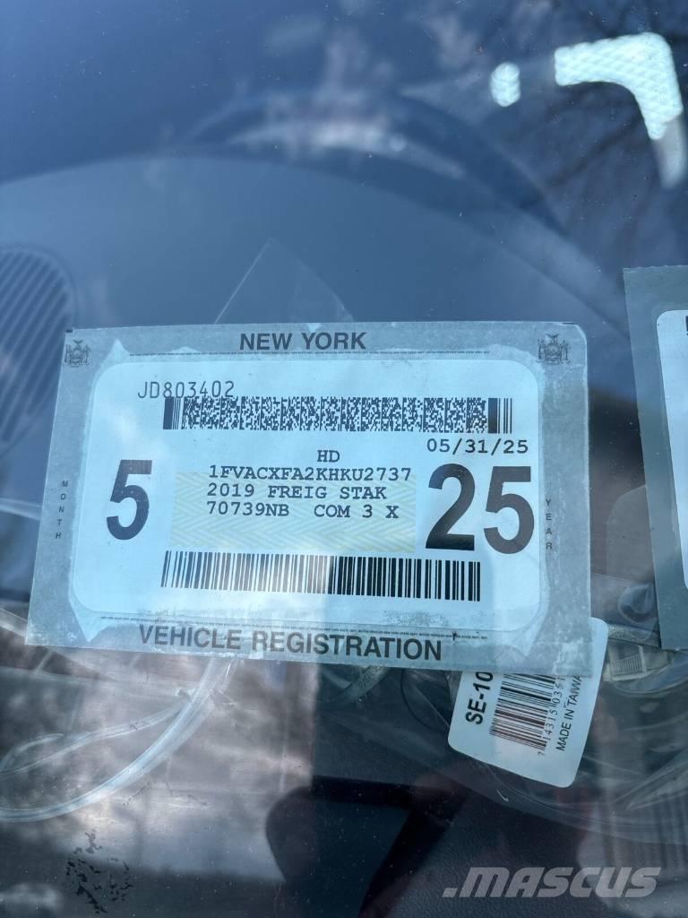 Freightliner M2-106 Γερανοί με ερπύστριες