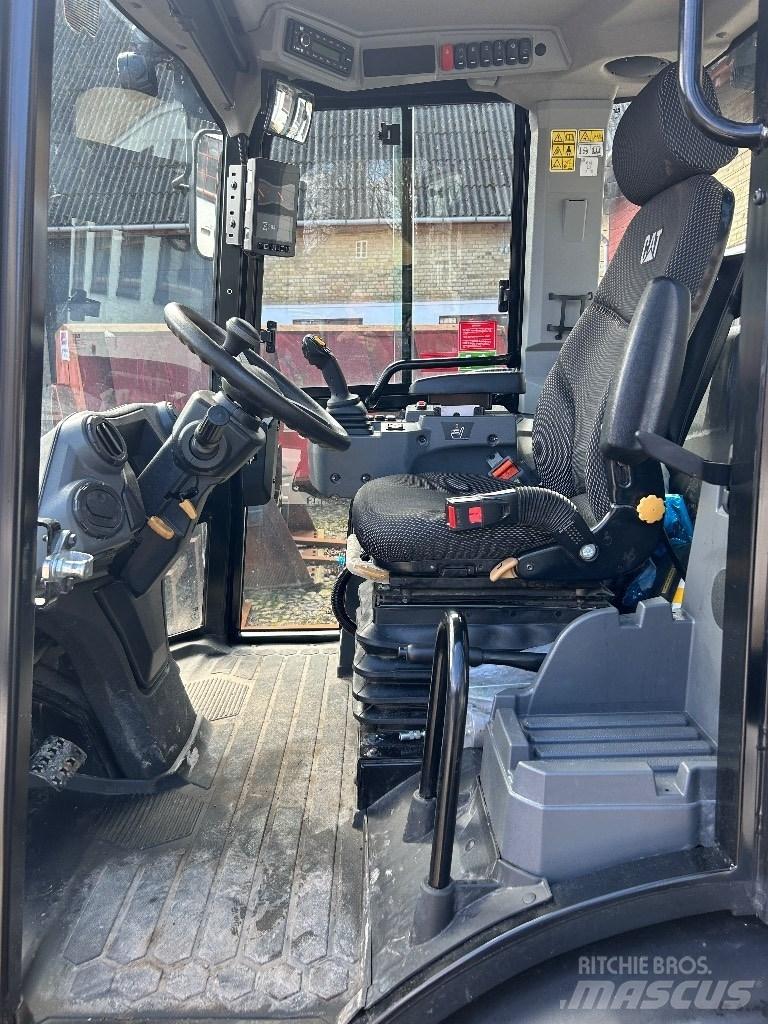 CAT 906 Φορτωτές με λάστιχα (Τροχοφόροι)