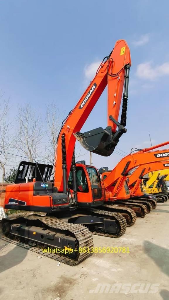 Doosan DX 225 Εκσκαφείς με ερπύστριες