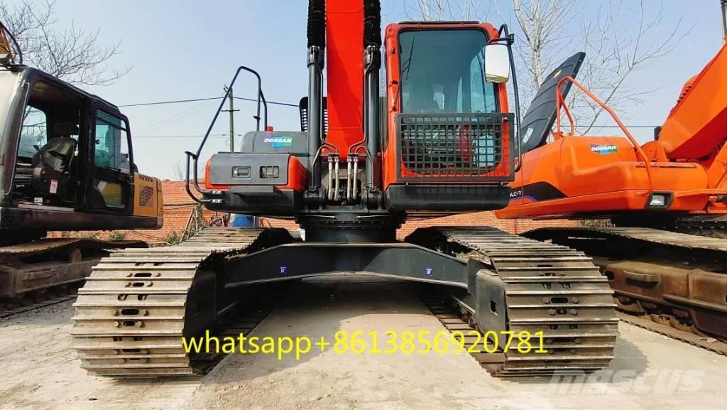Doosan DX 225 Εκσκαφείς με ερπύστριες