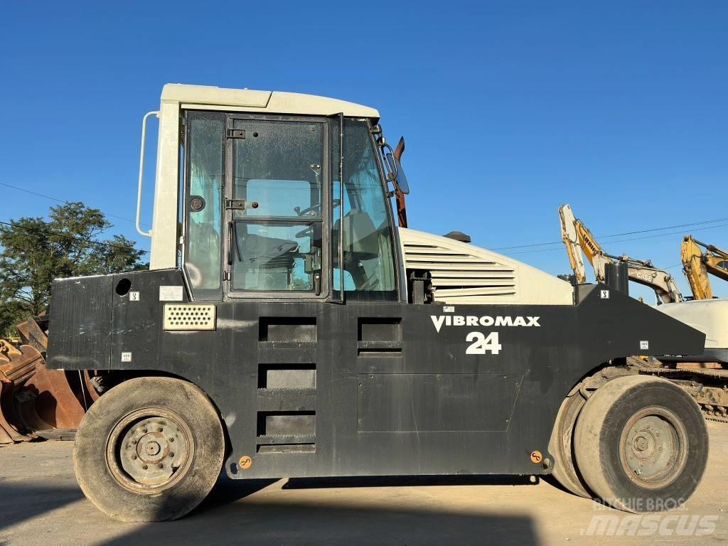 Vibromax W2400 Κύλινδροι με επίσωτρα με αέρα