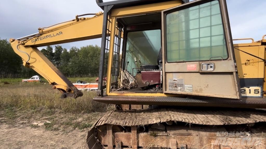 CAT 215 Εκσκαφείς με ερπύστριες