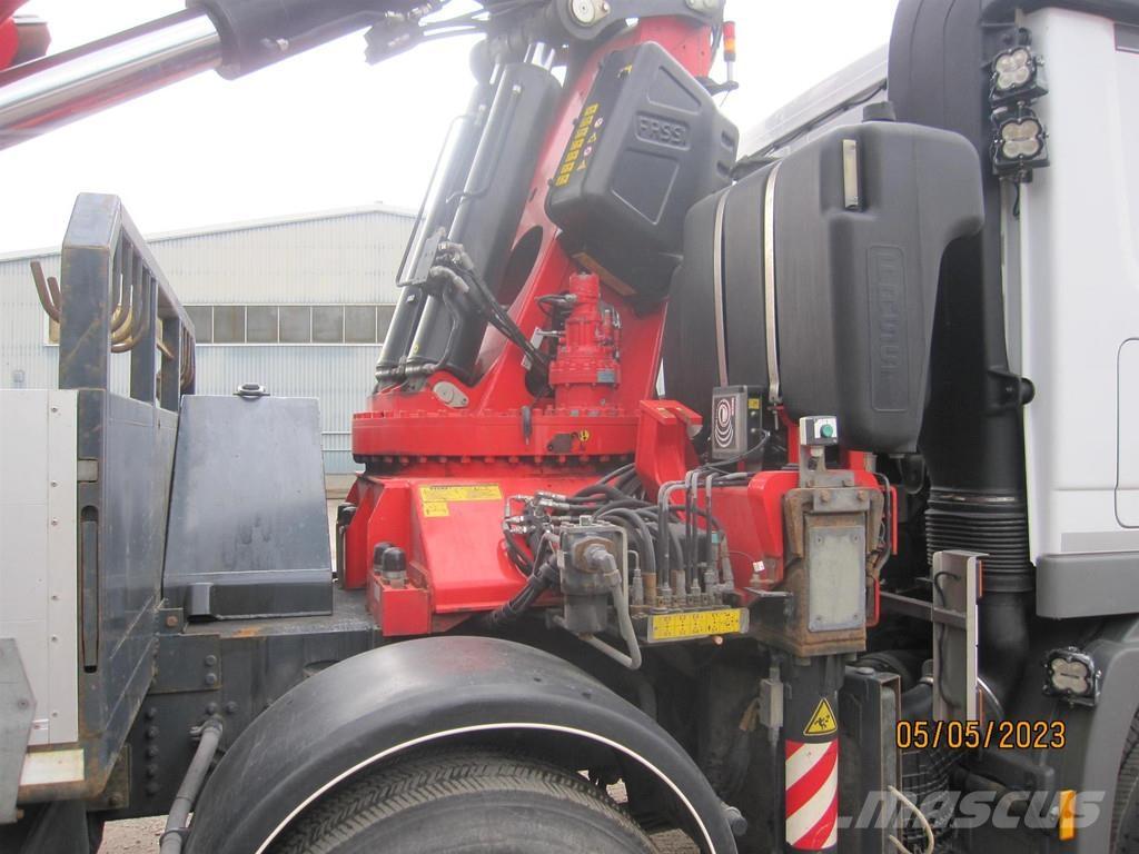 Sisu Polar Φορτηγά με Γερανό