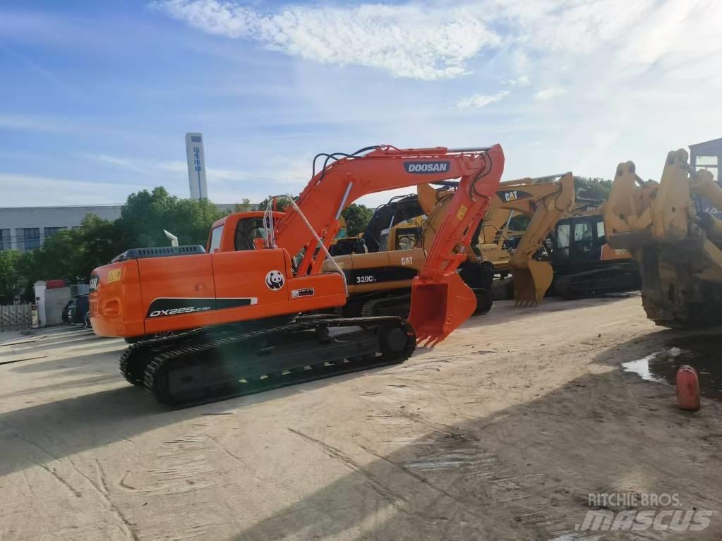 Doosan DX 225 Εκσκαφείς με ερπύστριες