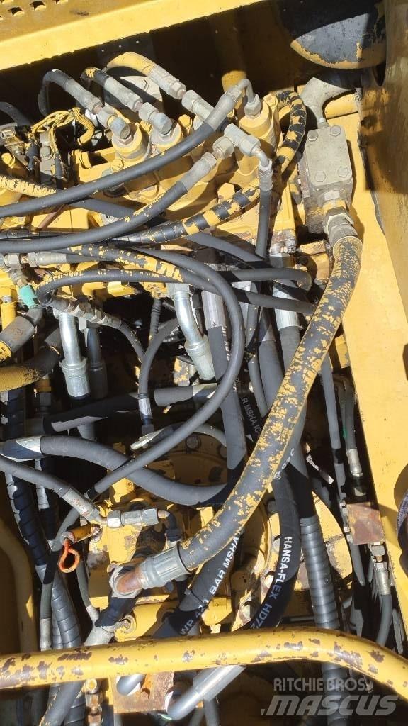 CAT 325 LN Εκσκαφείς με ερπύστριες