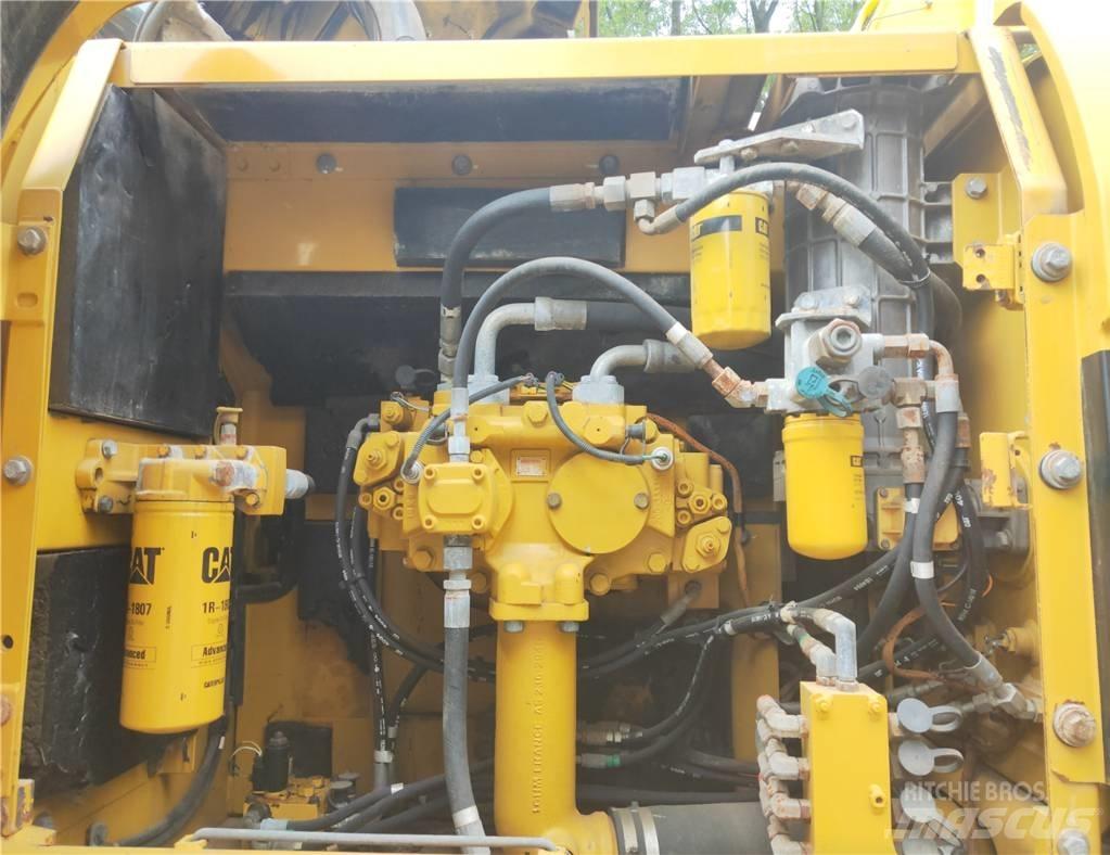 CAT 329 D Εκσκαφείς με ερπύστριες